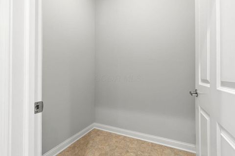 Tiny photo for 310 Stoneshire Loop, Pataskala, OH 43062 (MLS # 226000041)