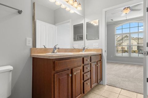 Tiny photo for 310 Stoneshire Loop, Pataskala, OH 43062 (MLS # 226000041)