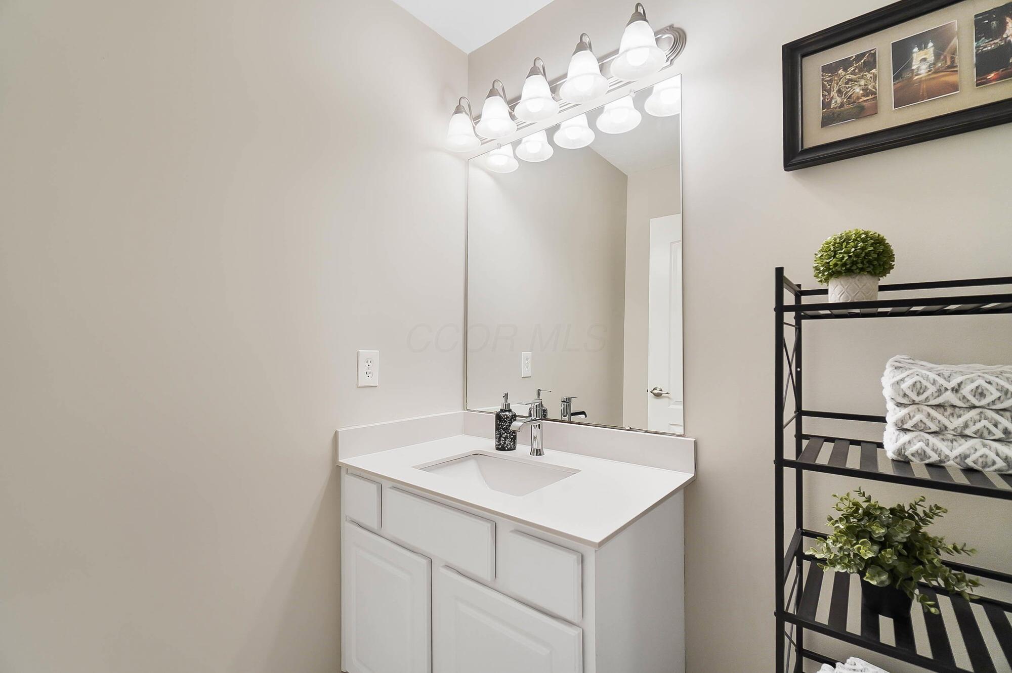 4481 Newport Loop, Grove City, Ohio image 41
