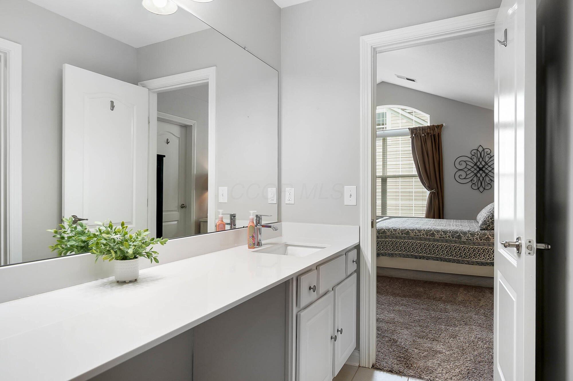 4481 Newport Loop, Grove City, Ohio image 28