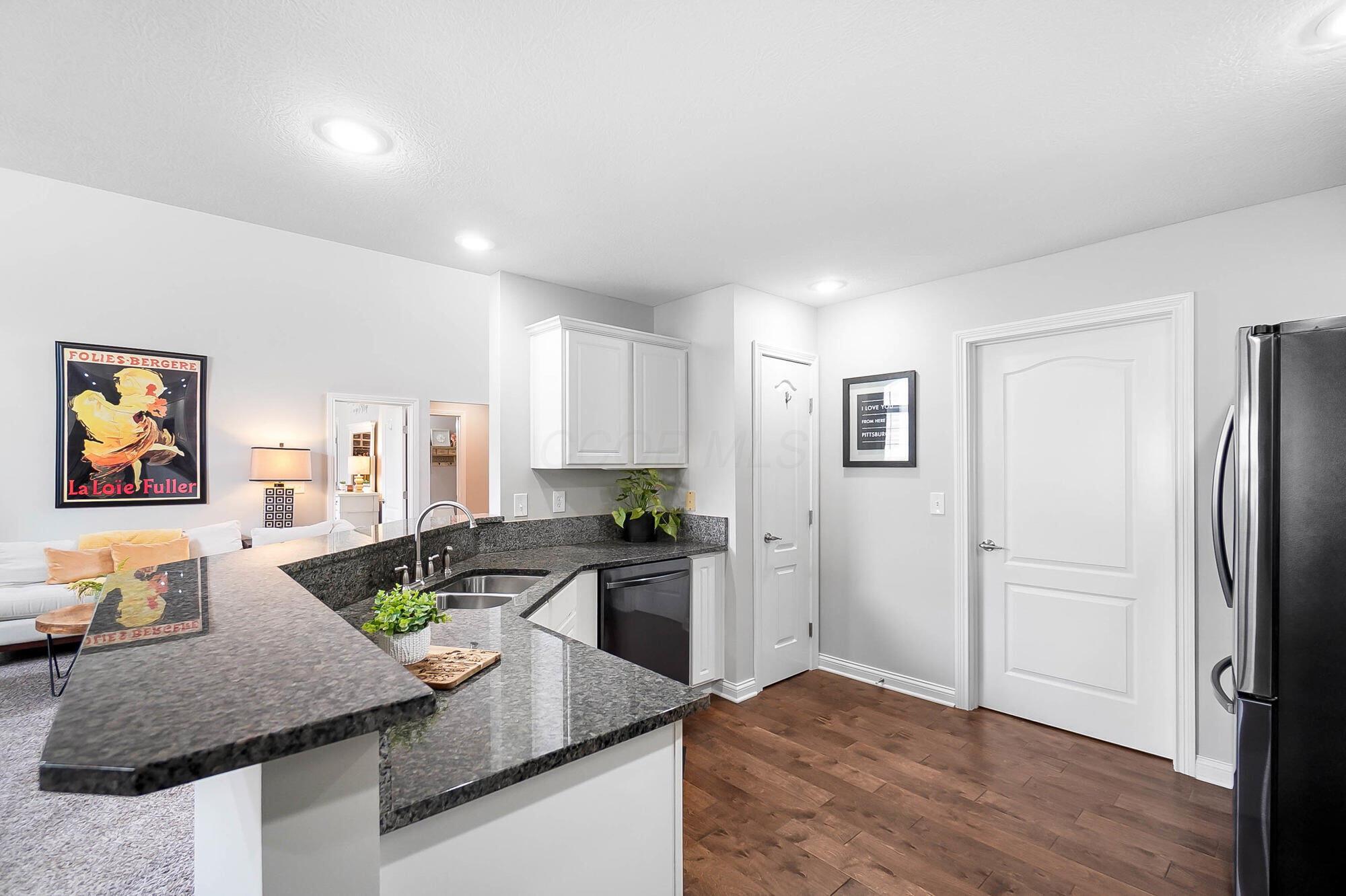 4481 Newport Loop, Grove City, Ohio image 13