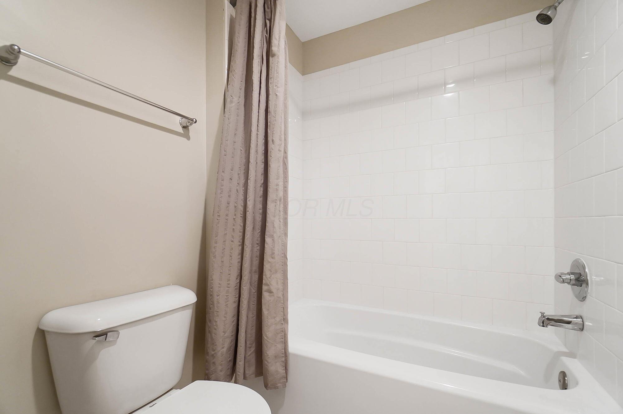 4481 Newport Loop, Grove City, Ohio image 42