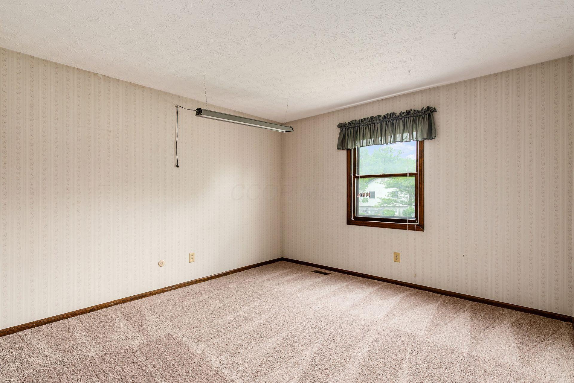 6392 Hilltop Avenue, Reynoldsburg, Ohio image 21