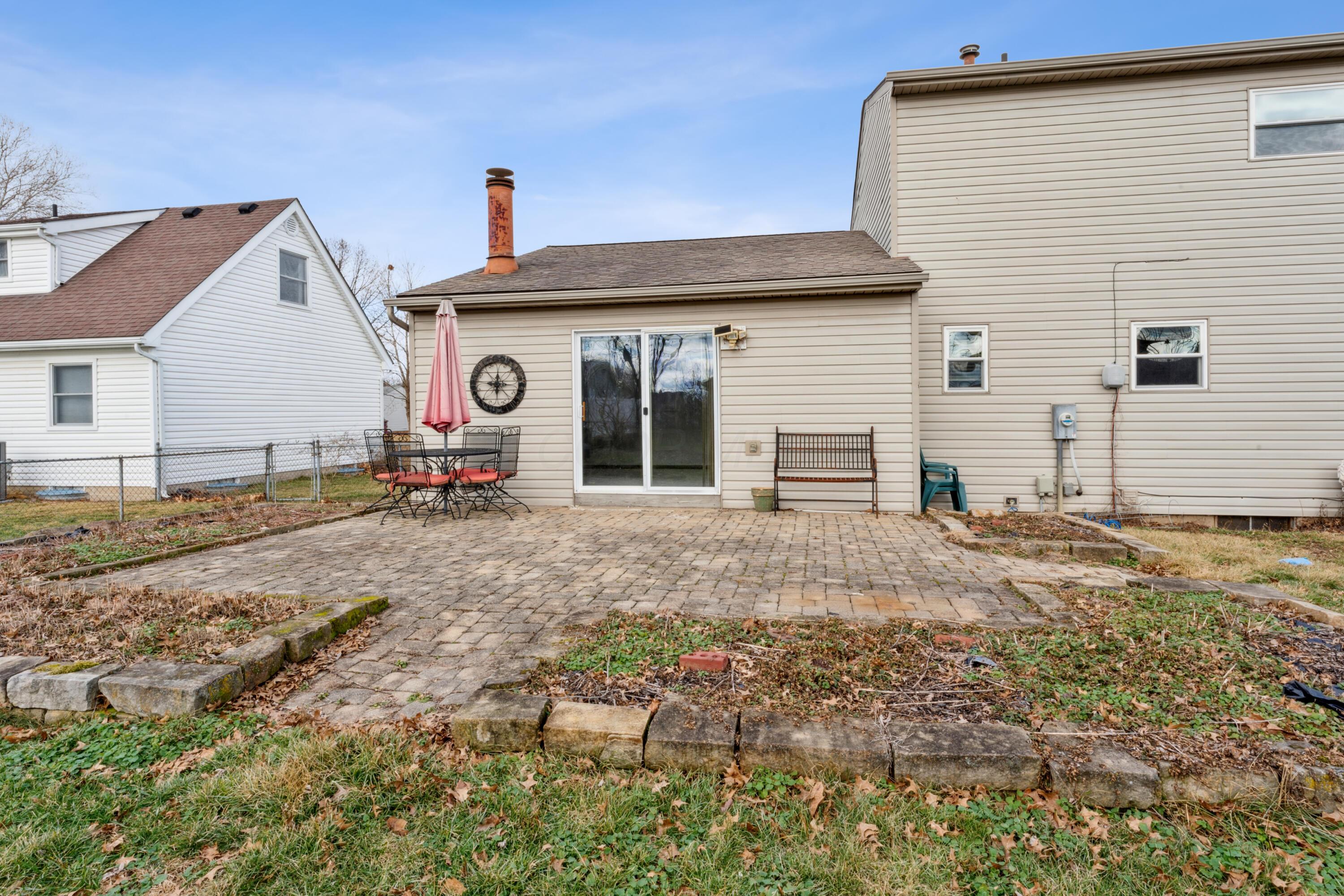 1811 Cherrywood Drive, Newark, Ohio image 28