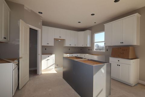 Tiny photo for 301 Reign Way, Pataskala, OH 43062 (MLS # 225045267)