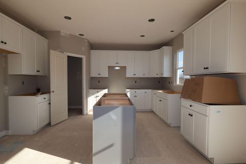 Tiny photo for 301 Reign Way, Pataskala, OH 43062 (MLS # 225045267)