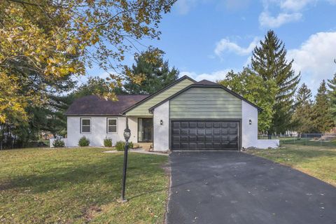 Photo of 11715 Village Drive, Pickerington, OH 43147 (MLS # 225042260)