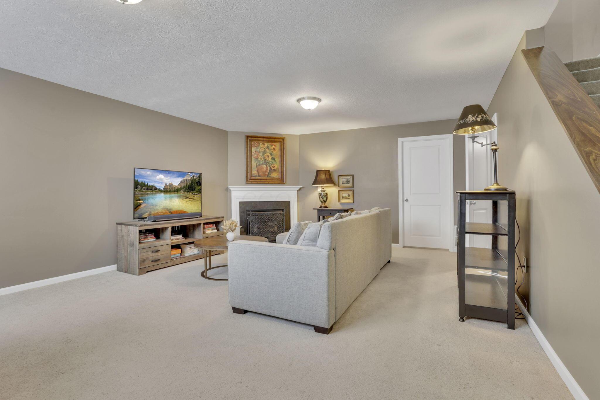 6330 Marsh Wren Drive, Columbus, Ohio image 26