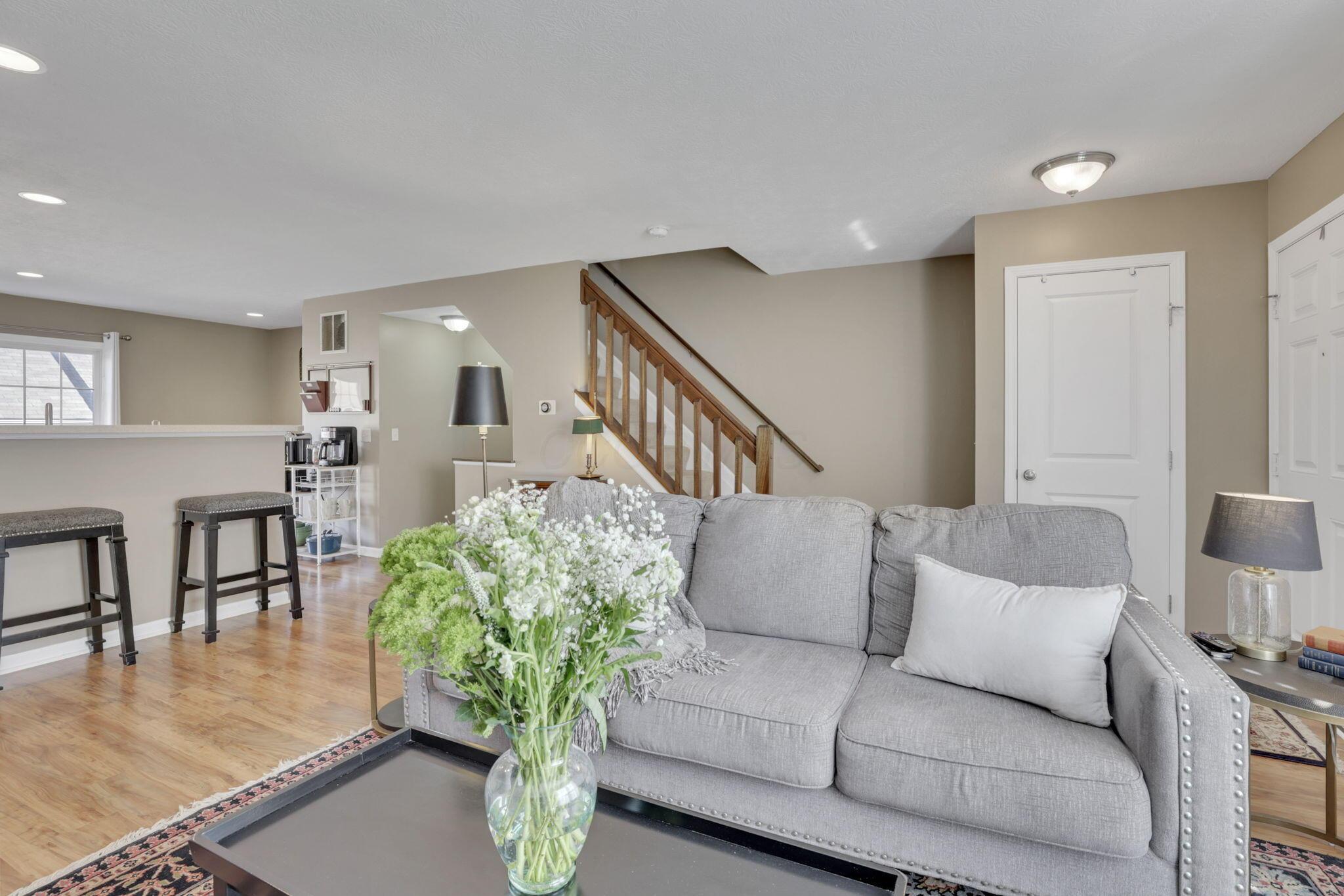 6330 Marsh Wren Drive, Columbus, Ohio image 7