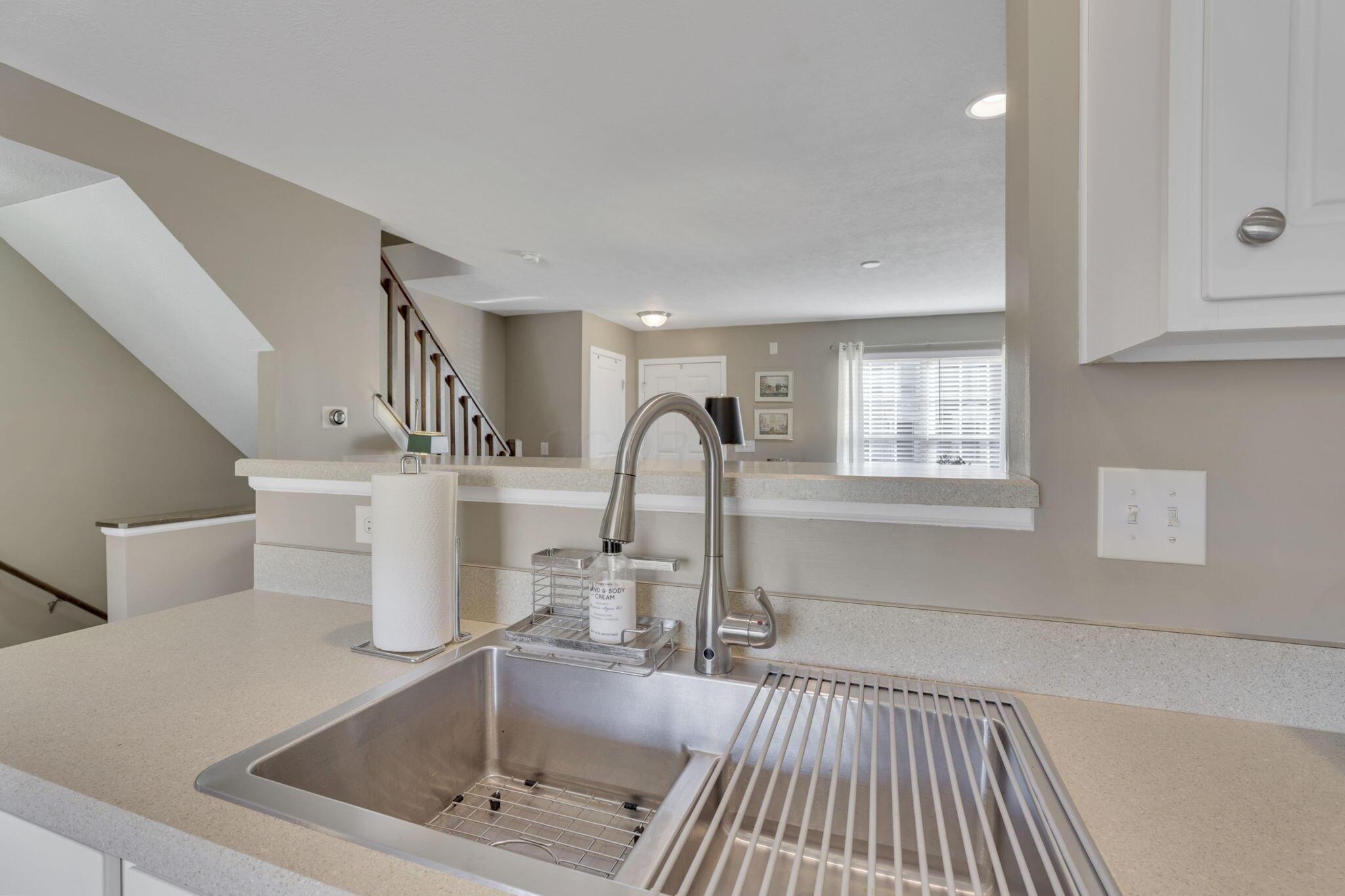 6330 Marsh Wren Drive, Columbus, Ohio image 15