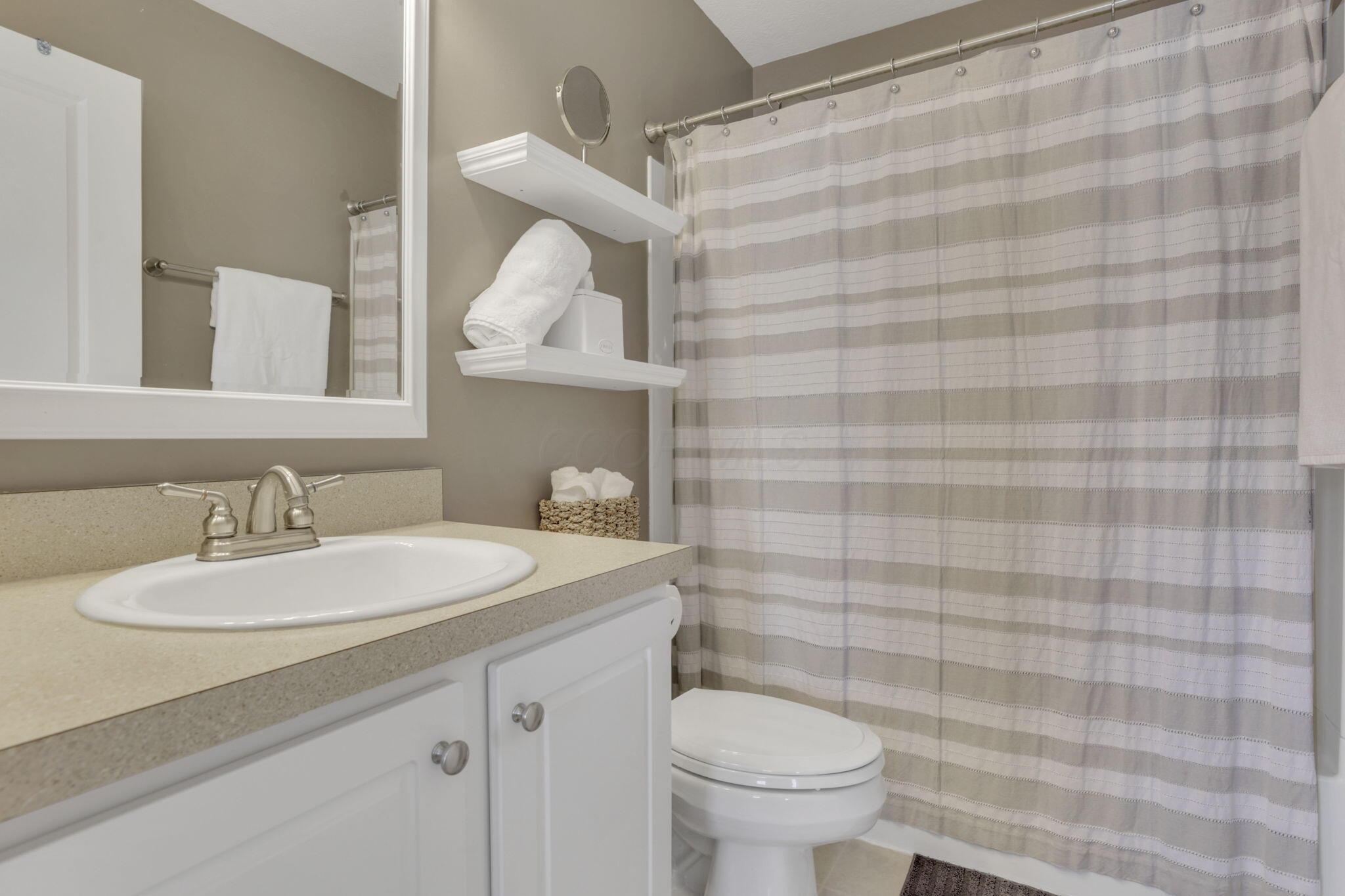 6330 Marsh Wren Drive, Columbus, Ohio image 18