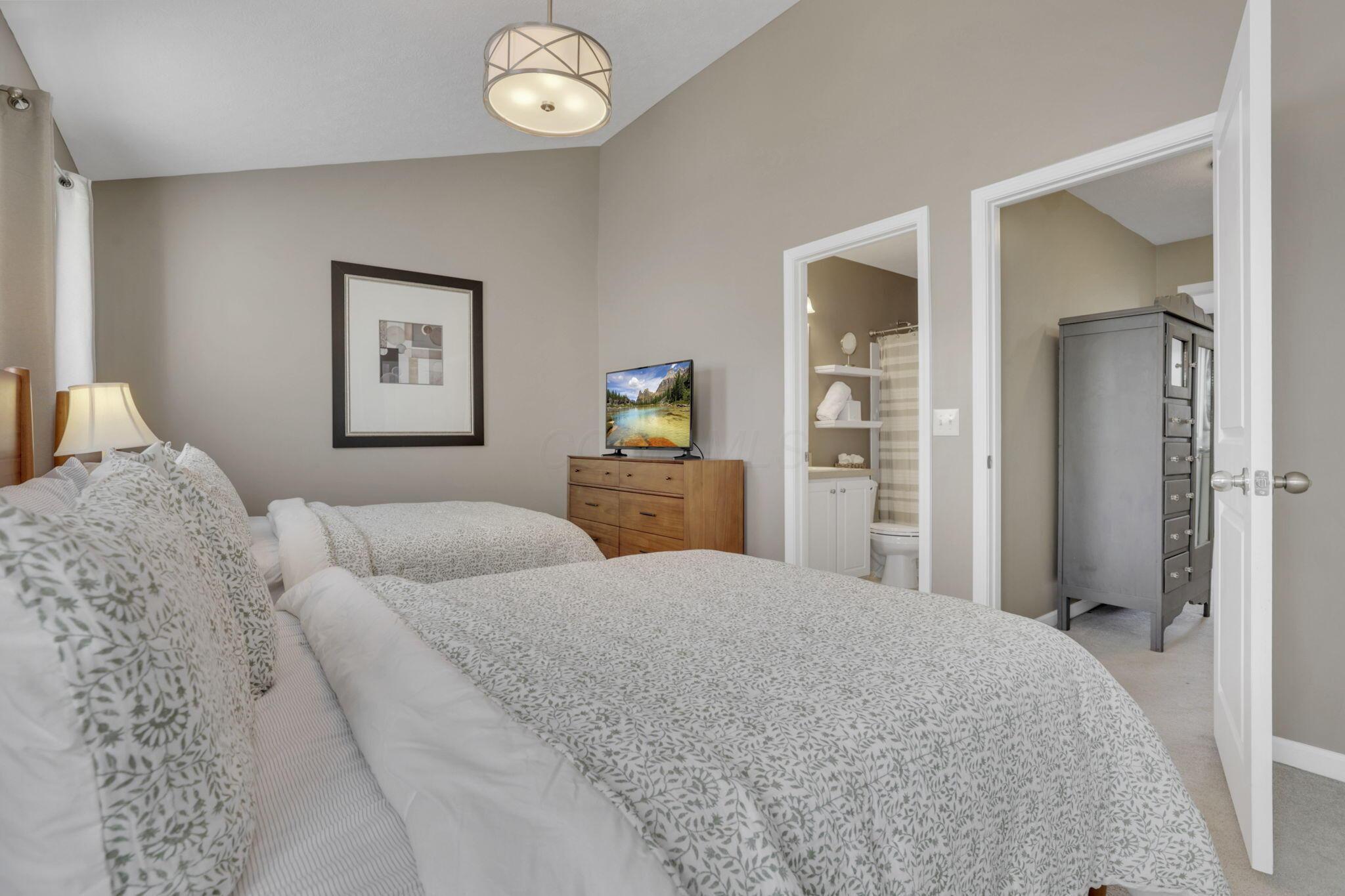 6330 Marsh Wren Drive, Columbus, Ohio image 17