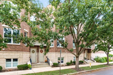 Photo of 1001 Dennison Avenue, Columbus, OH 43201 (MLS # 225033976)