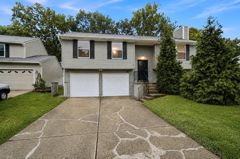 Photo of 3320 Parksley Court, Columbus, OH 43204 (MLS # 226030496)