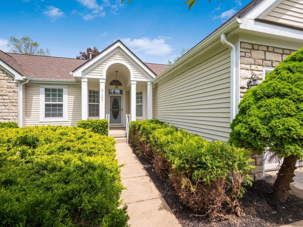 Photo of 2107 Hayer Court, Lewis Center, OH 43035 (MLS # 226014346)