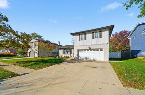 Tiny photo for 3160 Adirondack Avenue, Columbus, OH 43231 (MLS # 225042003)