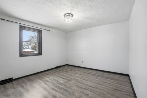 Tiny photo for 728 Murnan Road, Galloway, OH 43119 (MLS # 226002976)