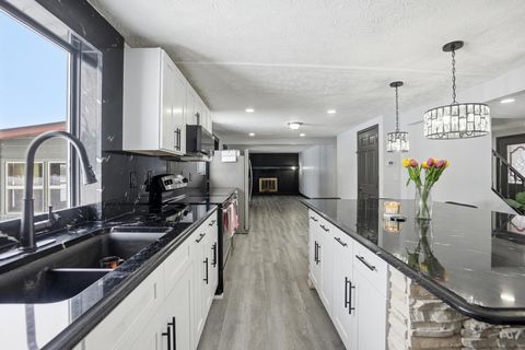 Tiny photo for 728 Murnan Road, Galloway, OH 43119 (MLS # 226002976)