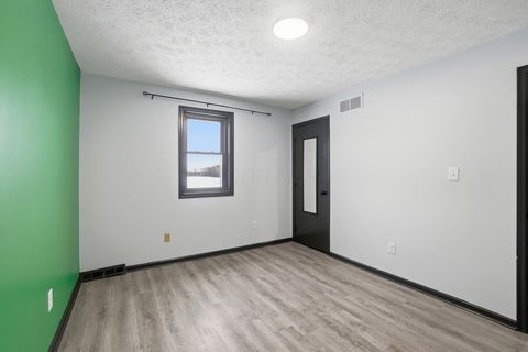 Tiny photo for 728 Murnan Road, Galloway, OH 43119 (MLS # 226002976)