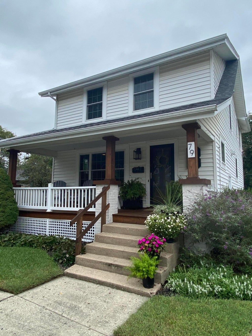 Photo of 79 E 5th Street, London, OH 43140 (MLS # 226035970)