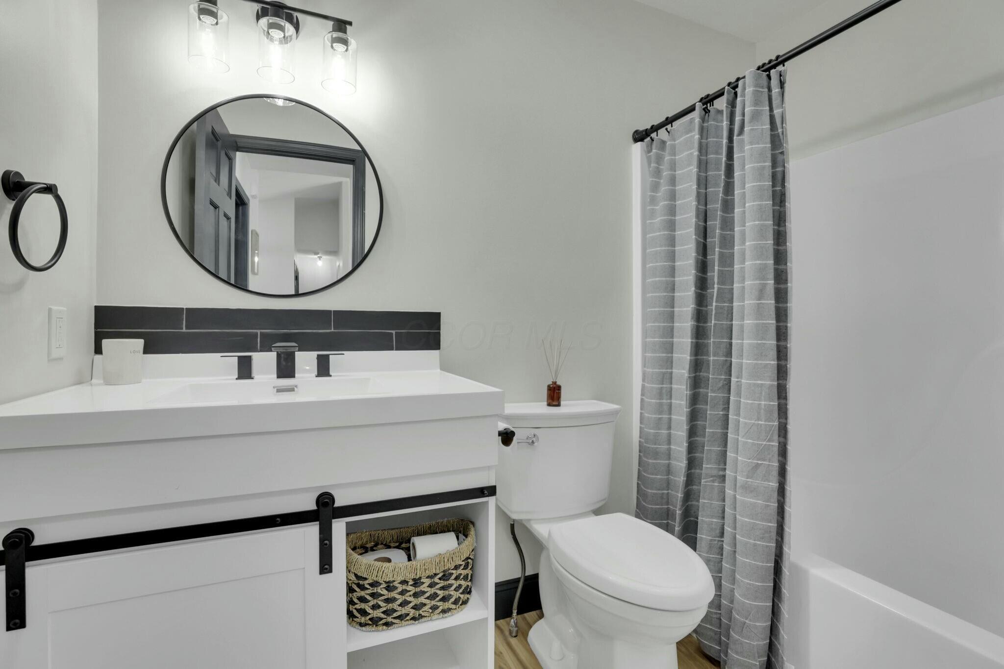 237 W Hull Drive, Delaware, Ohio image 30