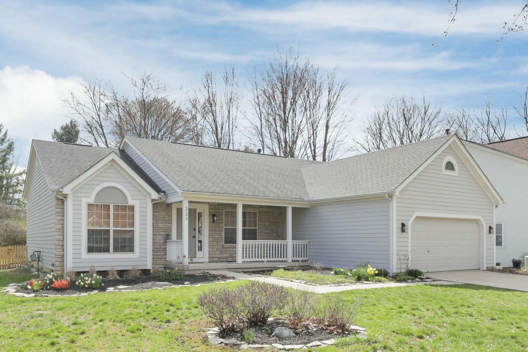 237 W Hull Drive, Delaware, Ohio image 2