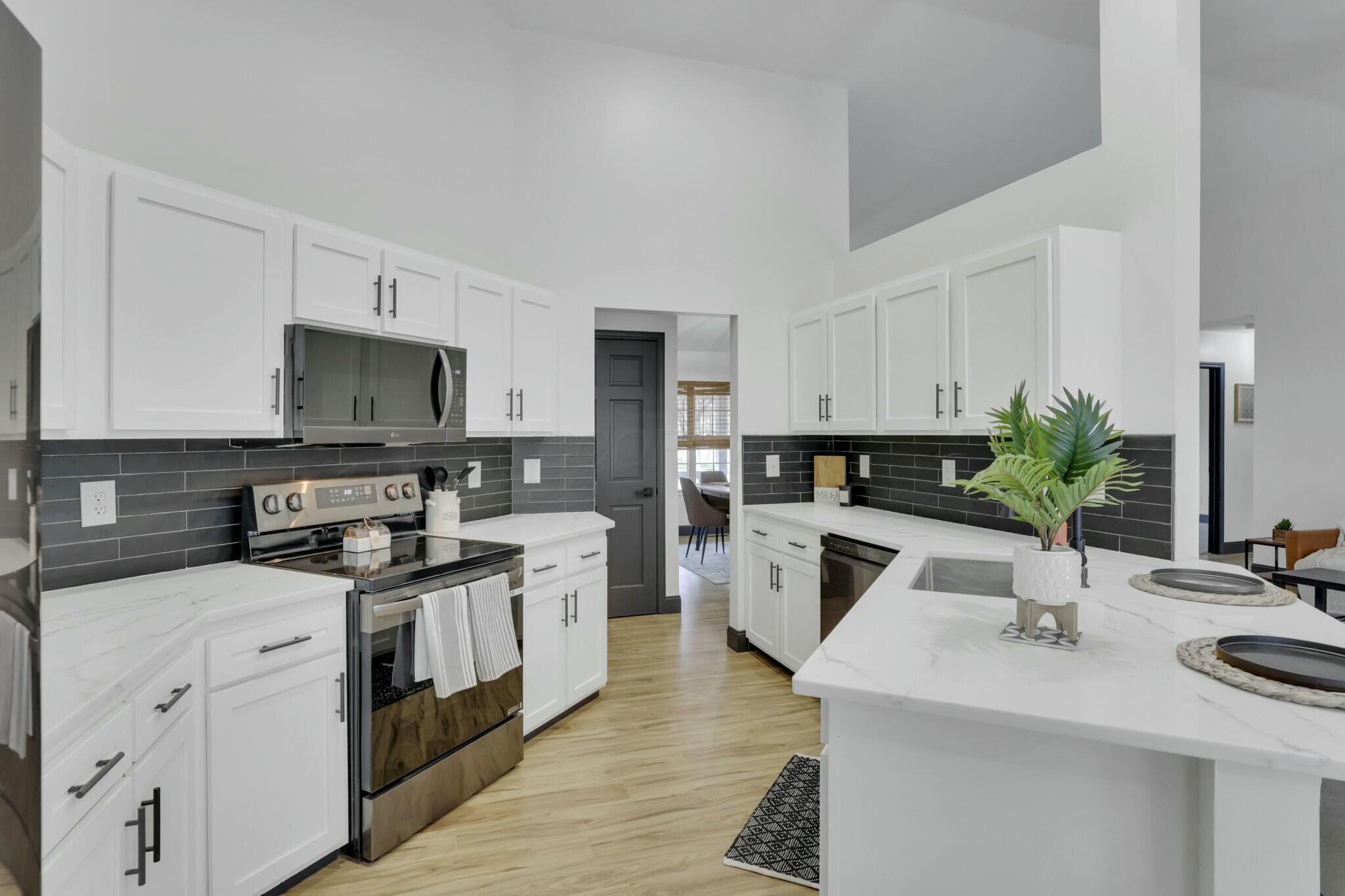 237 W Hull Drive, Delaware, Ohio image 14