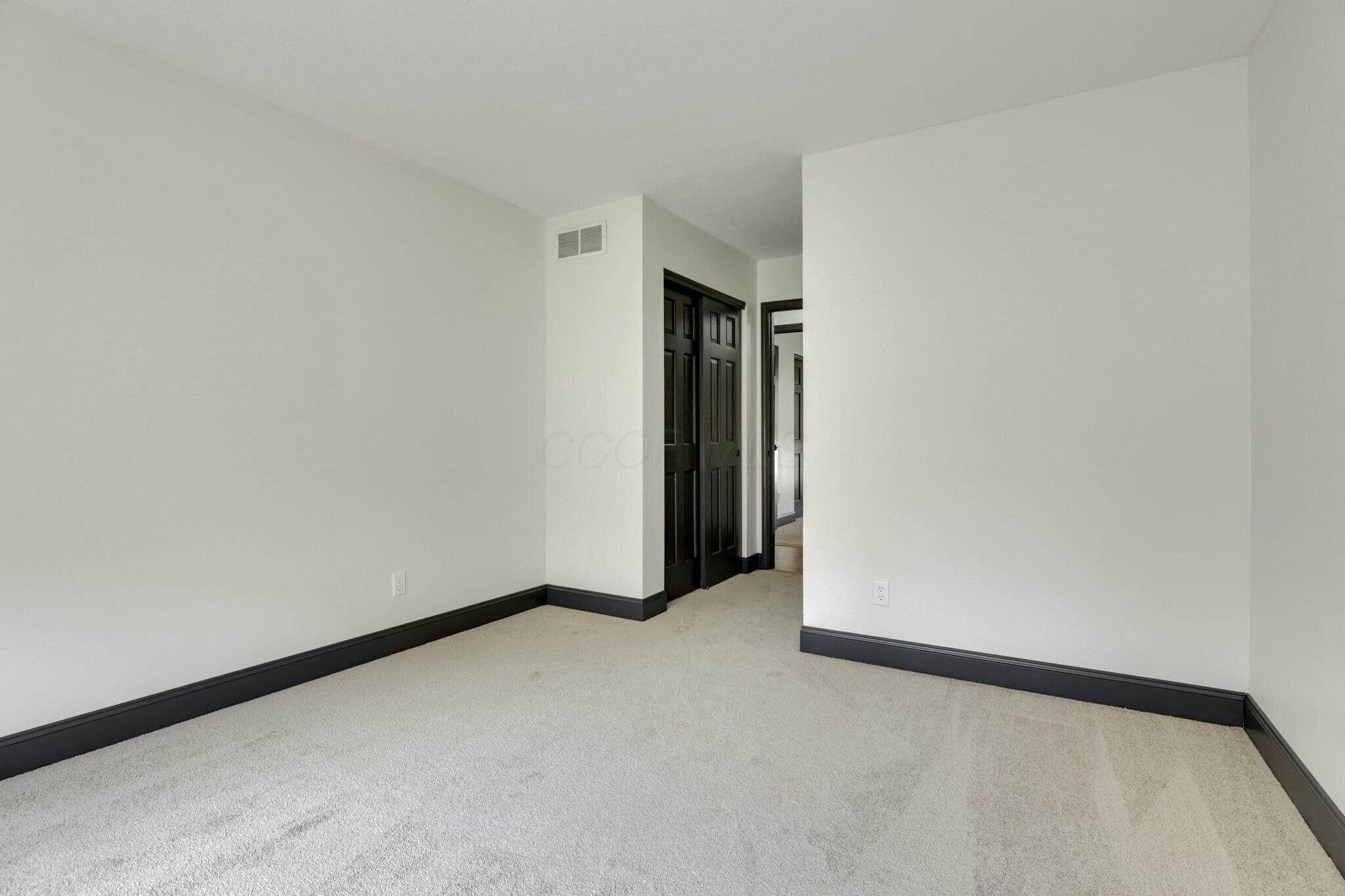 237 W Hull Drive, Delaware, Ohio image 34
