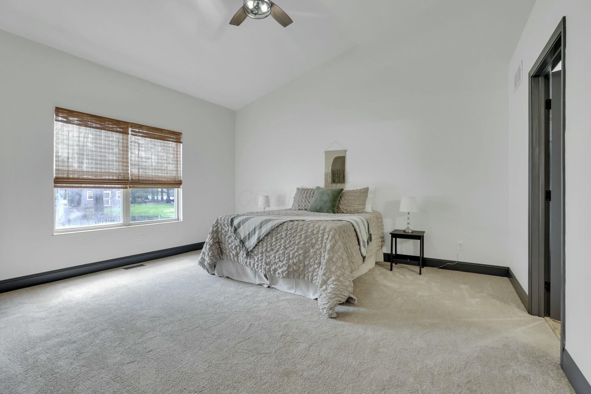 237 W Hull Drive, Delaware, Ohio image 18