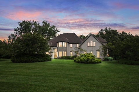 Photo of 320 Edgington Drive, Plain City, OH 43064 (MLS # 226021417)