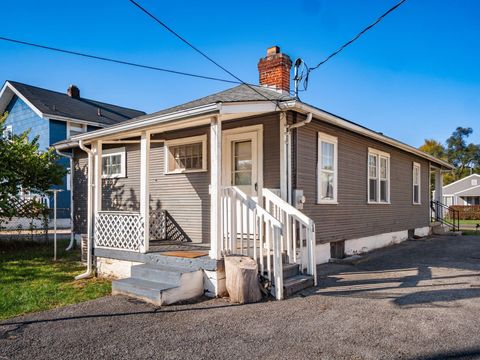 Tiny photo for 1663 Hopkins Avenue, Columbus, OH 43223 (MLS # 225041070)