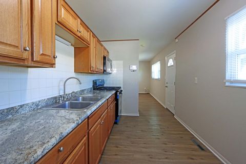 Tiny photo for 3018 Woodway Road, Columbus, OH 43207 (MLS # 225039478)