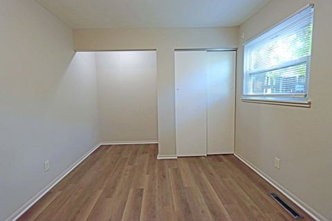 Tiny photo for 3018 Woodway Road, Columbus, OH 43207 (MLS # 225039478)