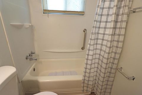 Tiny photo for 3018 Woodway Road, Columbus, OH 43207 (MLS # 225039478)