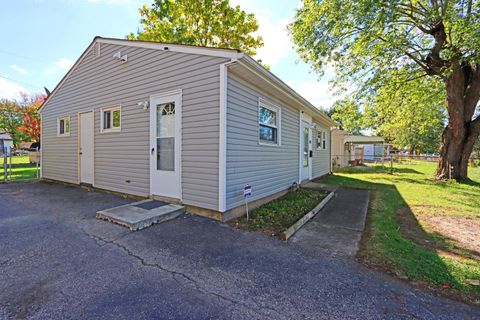 Tiny photo for 3018 Woodway Road, Columbus, OH 43207 (MLS # 225039478)