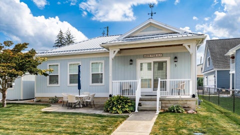 Photo of 5 Buckeye Avenue, Buckeye Lake, OH 43008 (MLS # 226033419)