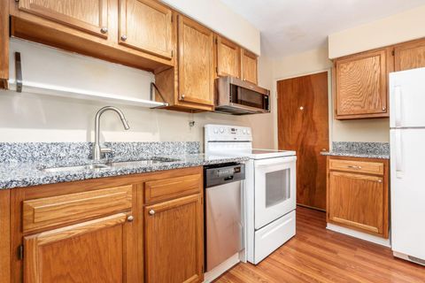 Tiny photo for 1835 Northwest Court E - 141 #E - 141, Columbus, OH 43212 (MLS # 226003268)