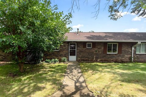 Photo of 2362 Woodbrook Circle N 81 #81, Columbus, OH 43223 (MLS # 226002809)