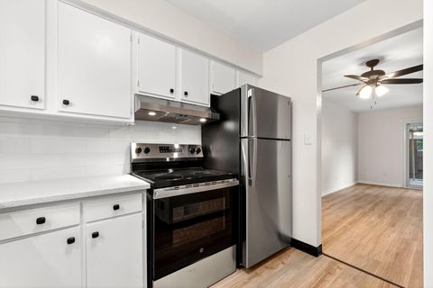 Tiny photo for 2362 Woodbrook Circle N 81 #81, Columbus, OH 43223 (MLS # 226002809)