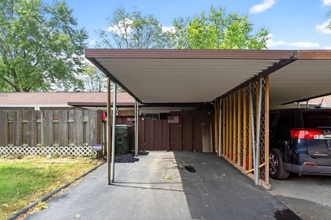 Tiny photo for 2362 Woodbrook Circle N 81 #81, Columbus, OH 43223 (MLS # 226002809)