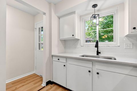 Tiny photo for 2362 Woodbrook Circle N 81 #81, Columbus, OH 43223 (MLS # 226002809)