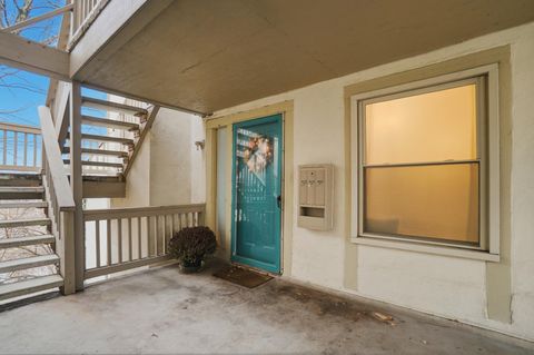 Photo of 1443 Cliff Court 71 #71, Columbus, OH 43204 (MLS # 226006393)