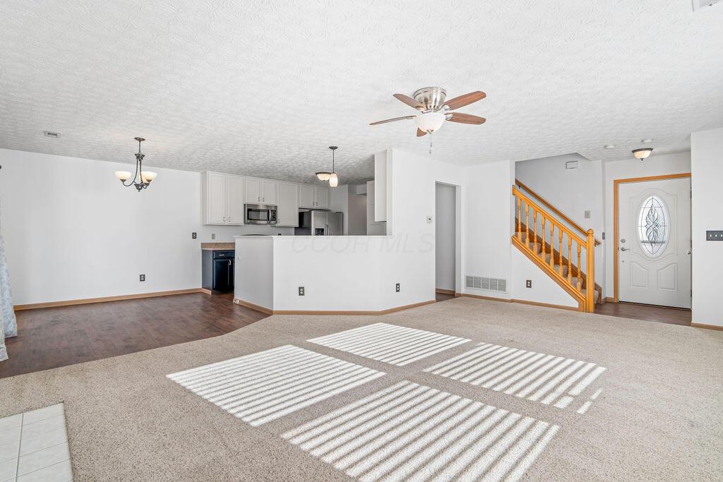 Hilliard, Ohio 43026, United States, 3 Bedrooms Bedrooms, ,3 BathroomsBathrooms,Residential,Active,252244