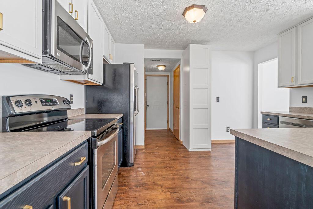 Hilliard, Ohio 43026, United States, 3 Bedrooms Bedrooms, ,3 BathroomsBathrooms,Residential,Active,252244