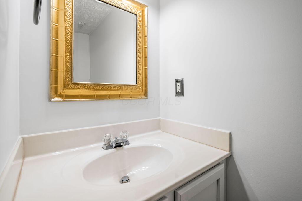 Hilliard, Ohio 43026, United States, 3 Bedrooms Bedrooms, ,3 BathroomsBathrooms,Residential,Active,252244