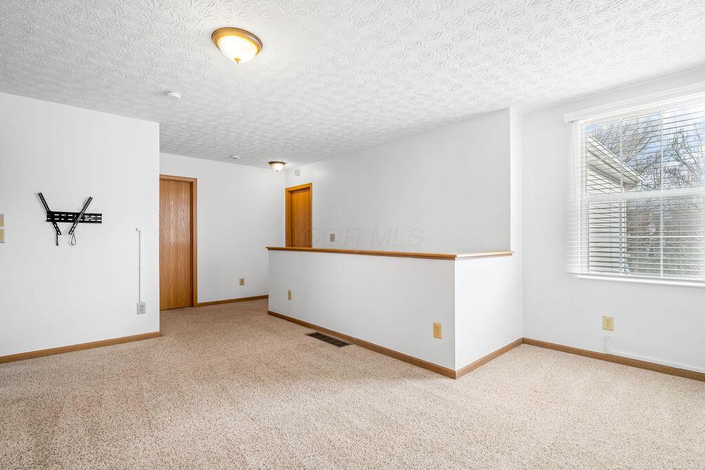 Hilliard, Ohio 43026, United States, 3 Bedrooms Bedrooms, ,3 BathroomsBathrooms,Residential,Active,252244