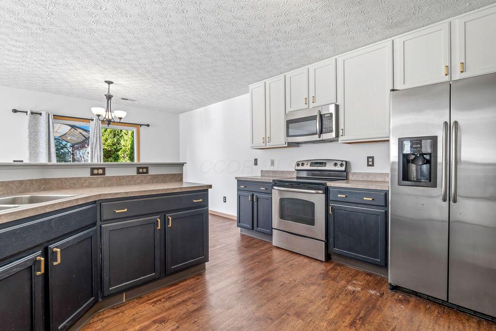 Hilliard, Ohio 43026, United States, 3 Bedrooms Bedrooms, ,3 BathroomsBathrooms,Residential,Active,252244