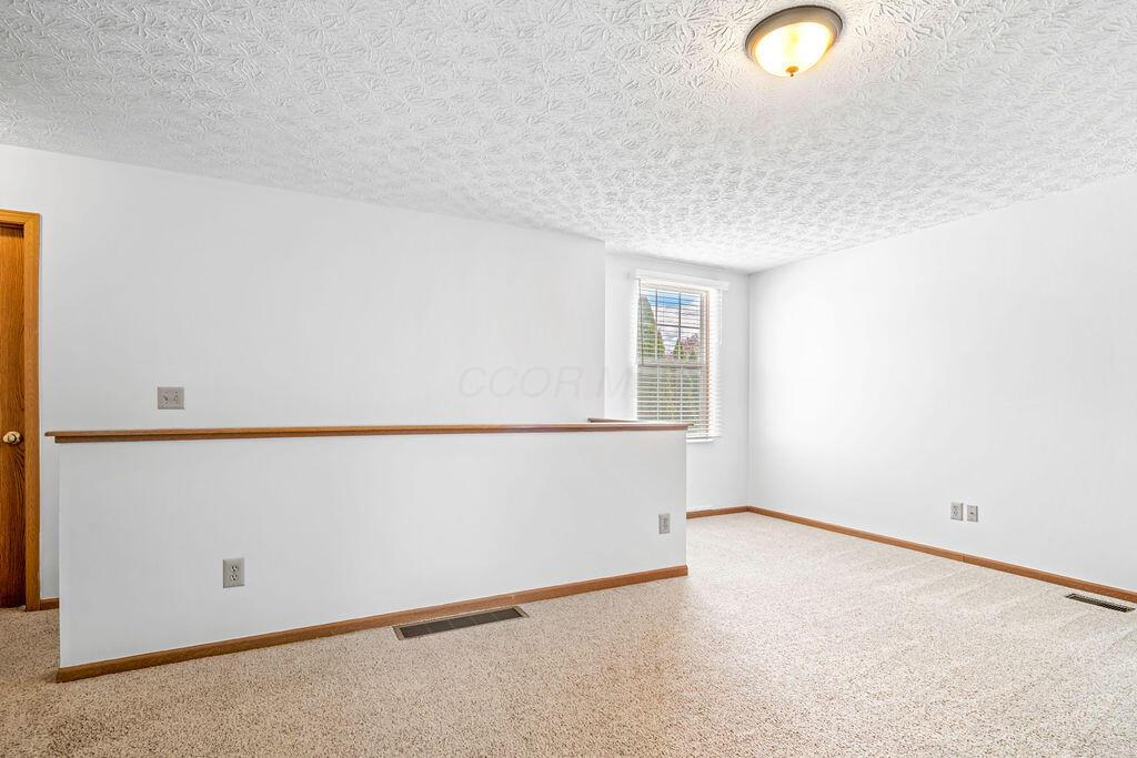 Hilliard, Ohio 43026, United States, 3 Bedrooms Bedrooms, ,3 BathroomsBathrooms,Residential,Active,252244