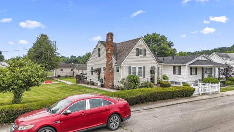 Tiny photo for 694 Orange Street, Chillicothe, OH 45601 (MLS # 226020891)