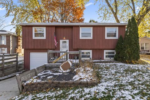Photo of 2272 Anndel Court, Grove City, OH 43123 (MLS # 225042733)